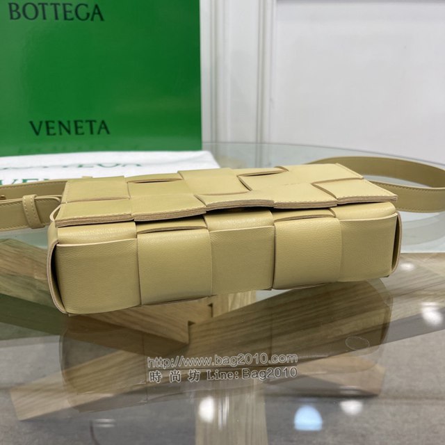 Bottega veneta高端女包 KF0017木薯 寶緹嘉新款放大編織斜挎包 BV經典款Cassette女士單肩斜挎包  gxz1345